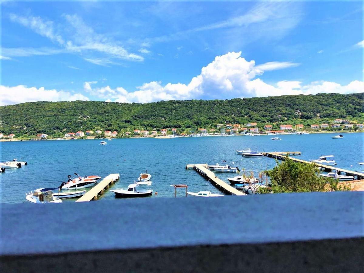 Apartments With Boat Mooring Marija Supetarska Draga Kültér fotó